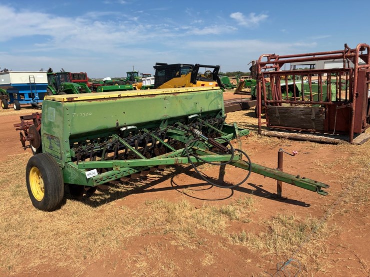 john-deere-8200-image-2