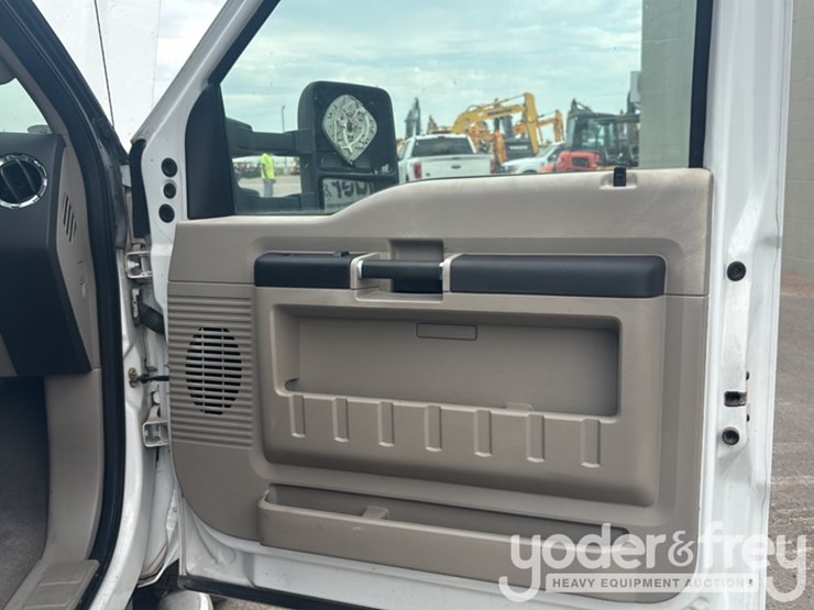 2010-ford-f350-image-30