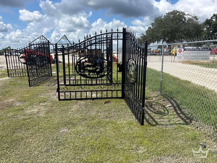 2026-greatbear-14ft-bi-parting-iron-gate-deer-style-image-2