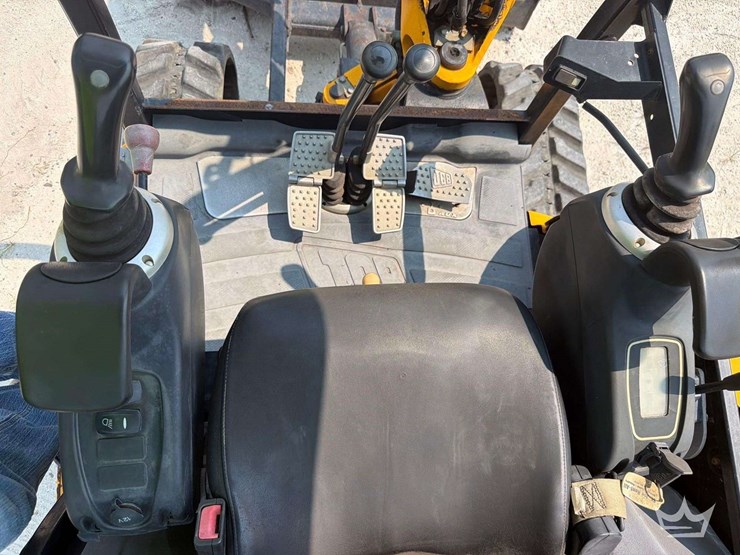 2019-jcb-8029cts-image-9