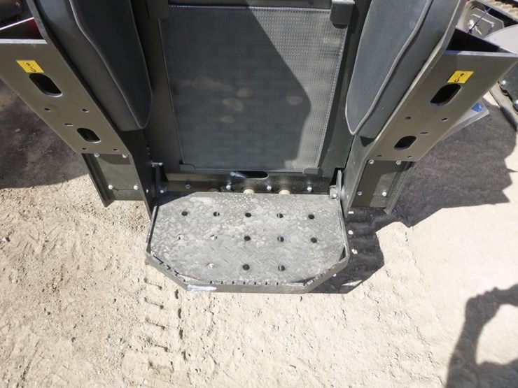 sdlool-1050k-skid-steer-track-loader-image-11