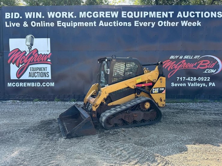 2015-caterpillar-259d-image-1
