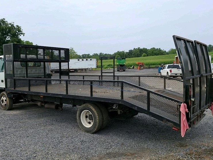 #371-•-2007-isuzu-flatbed-truck-image-5