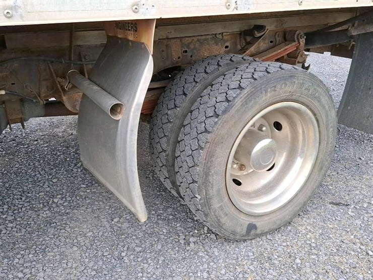 2011-ford-f550-image-29