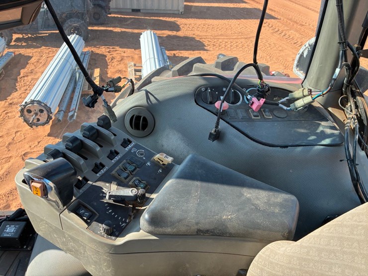 case-ih-mx270-image-15