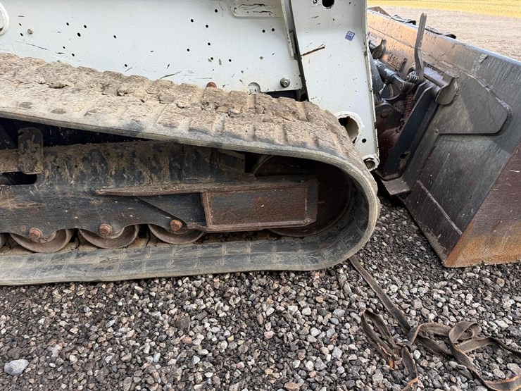 2023-bobcat-t770-image-14