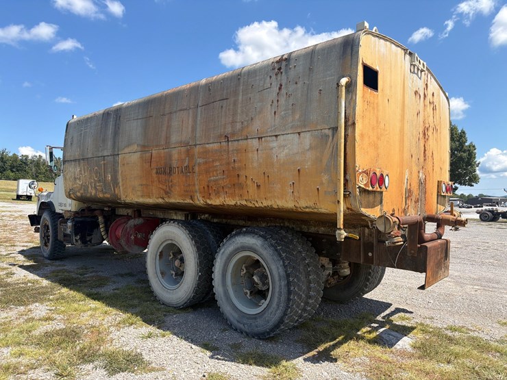 2000-mack-dm690sx-image-6