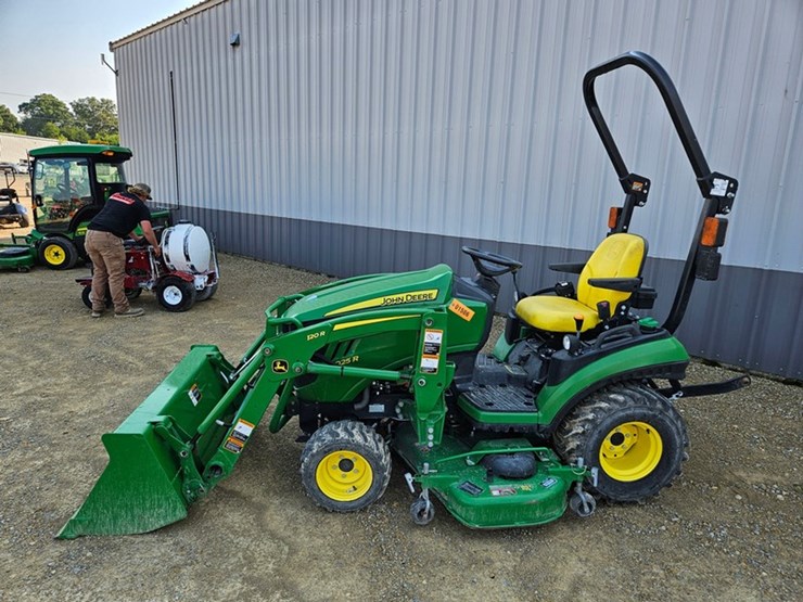 john-deere-1025r-image-2