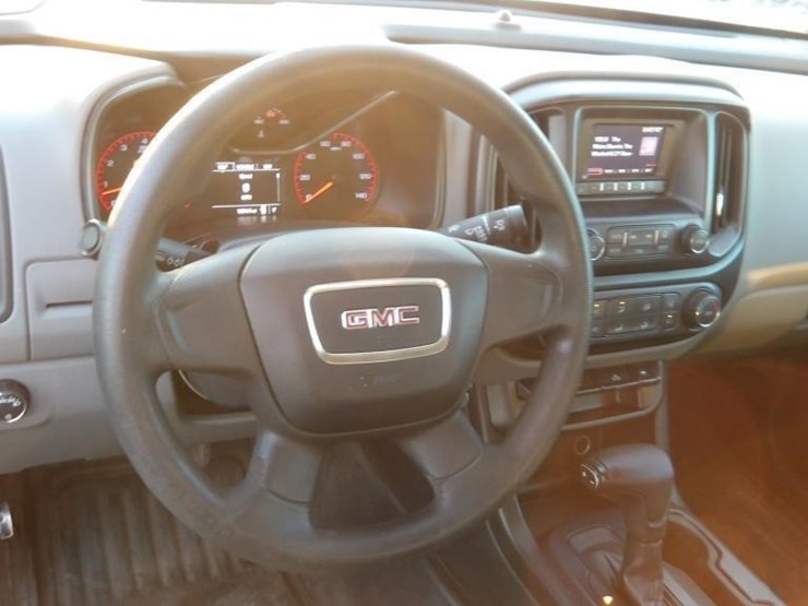 2016-gmc-canyon-image-15