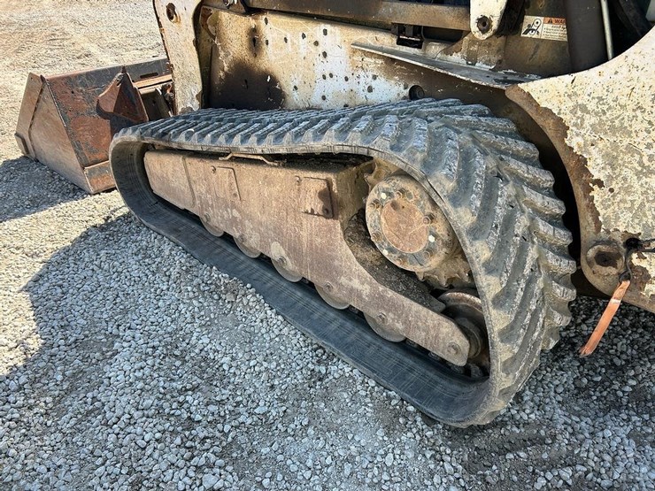 2006-bobcat-t300-image-16