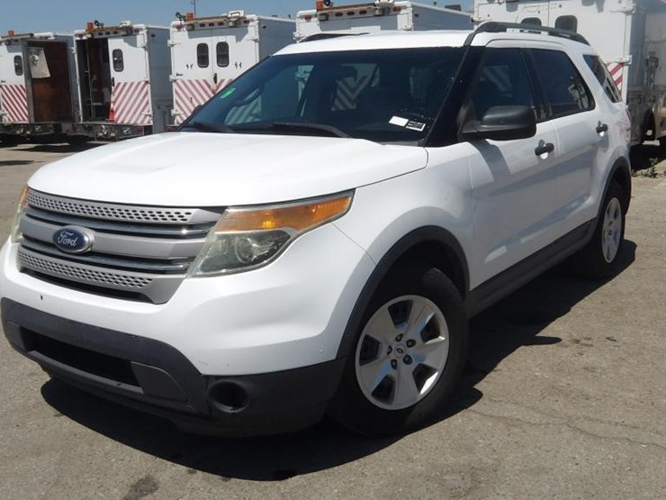 2014-ford-explorer-image-1
