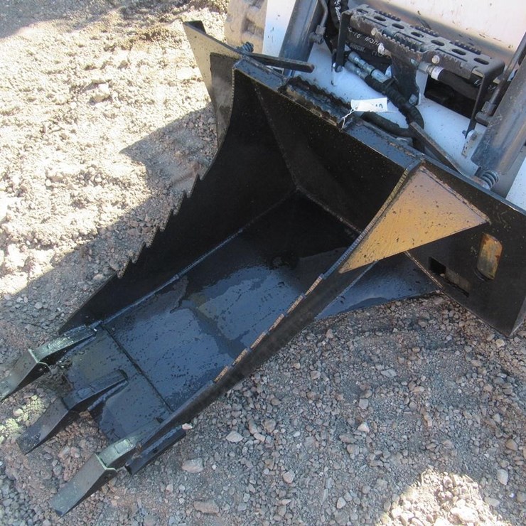 Wildcat Skid Steer Ditching Bucket