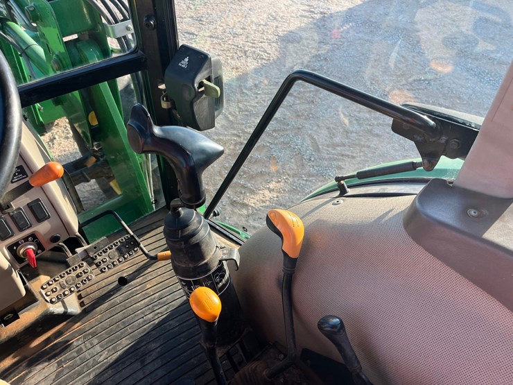 2009-john-deere-5101e-image-18