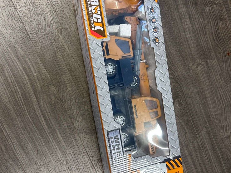 unused-remote-control-crane-image-2