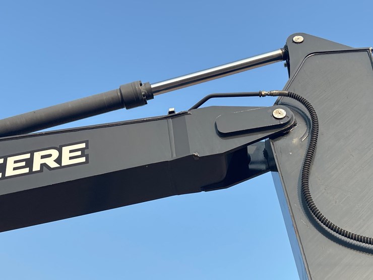 2022-deere-160g-lc-image-8