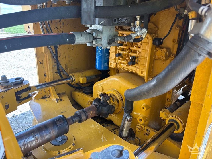 2019-deere-624l-image-21