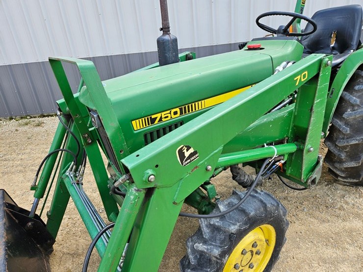 john-deere-750-image-11