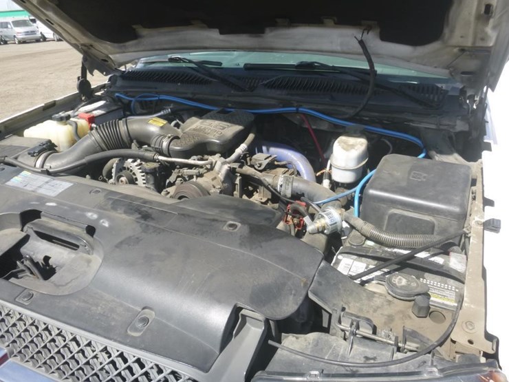 2004-chevrolet-3500-image-14