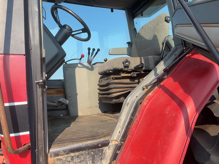 1993-case-ih-7120-magnum-tractor-image-35
