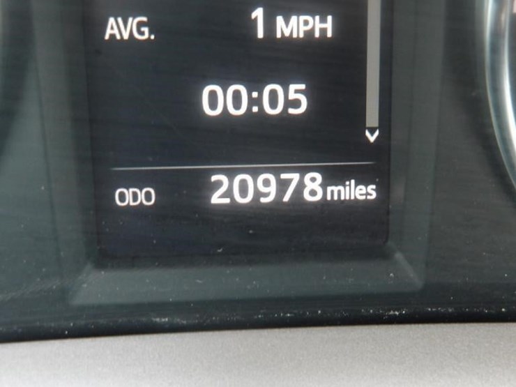 2018-toyota-rav4-image-17