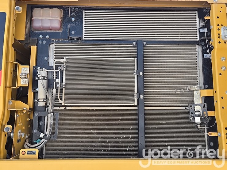 2019-caterpillar-336-image-34