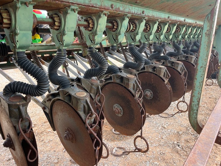john-deere-8300-image-12