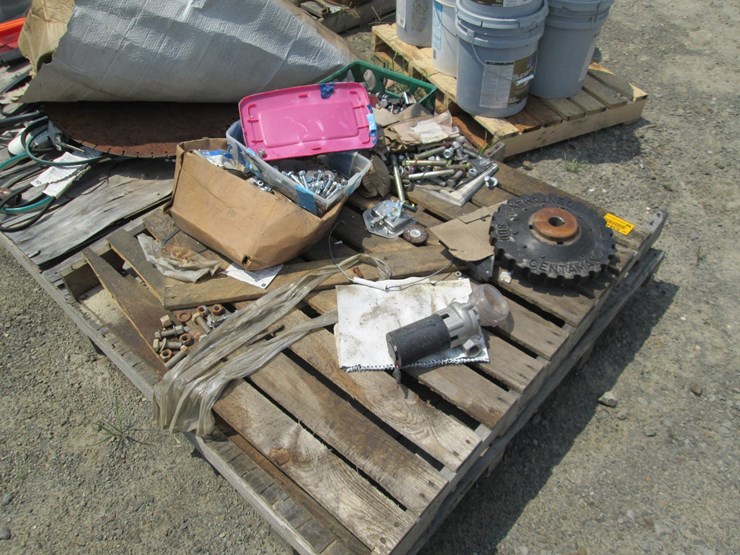 #53848-•-pallet-of-misc-bolts-&-other-items-inv#53848-image-3
