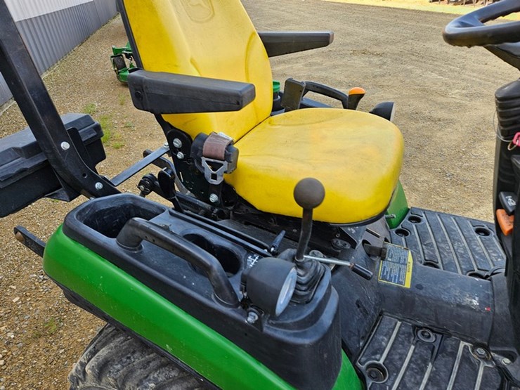 john-deere-1025r-image-32