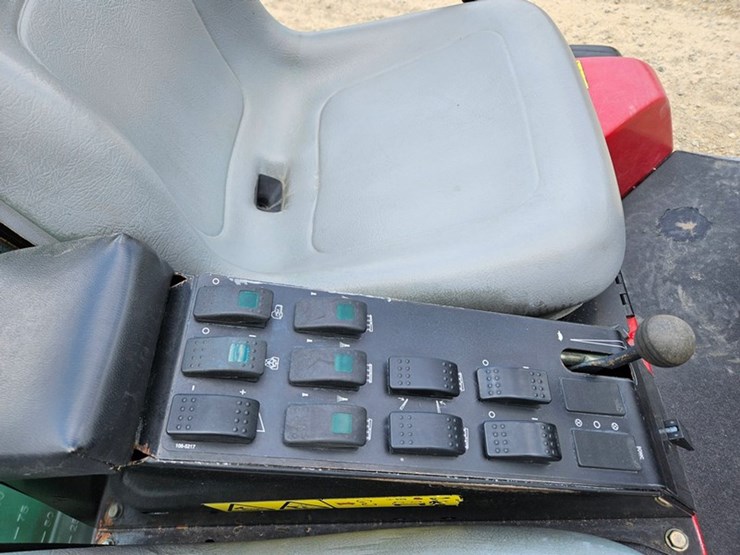 2006-toro-multi-pro-5700d-image-39