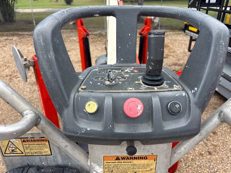 jlg-t350-image-4