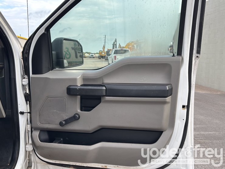 2016-ford-f150-image-22