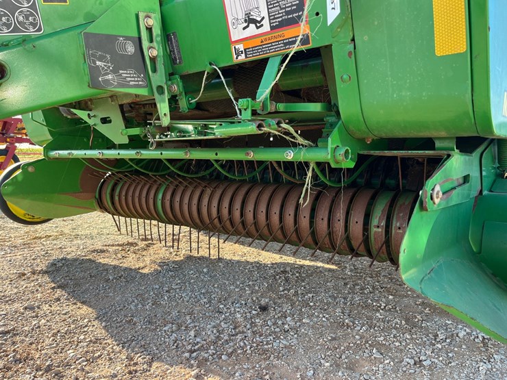 2001-john-deere-567-image-3