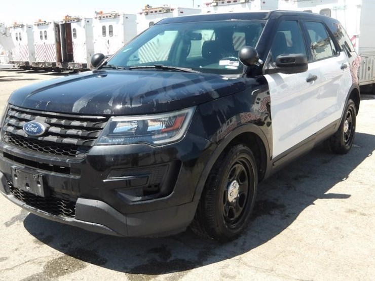 2019-ford-explorer-image-1
