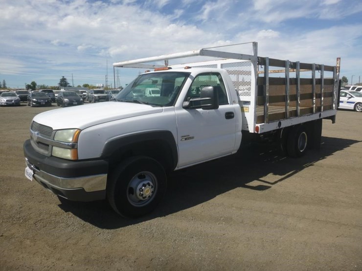 2004-chevrolet-3500-image-1