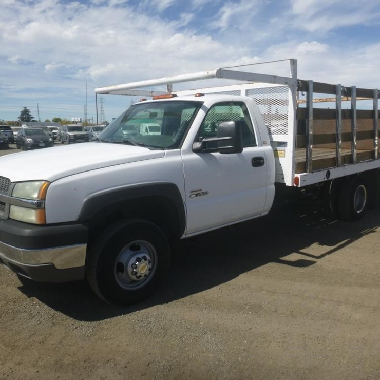 2004 CHEVROLET 3500