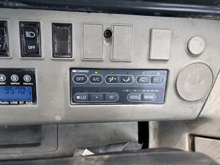 komatsu-pc200-lc-6-image-37