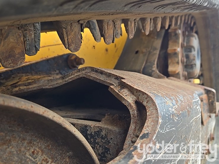 2018-deere-317g-image-11