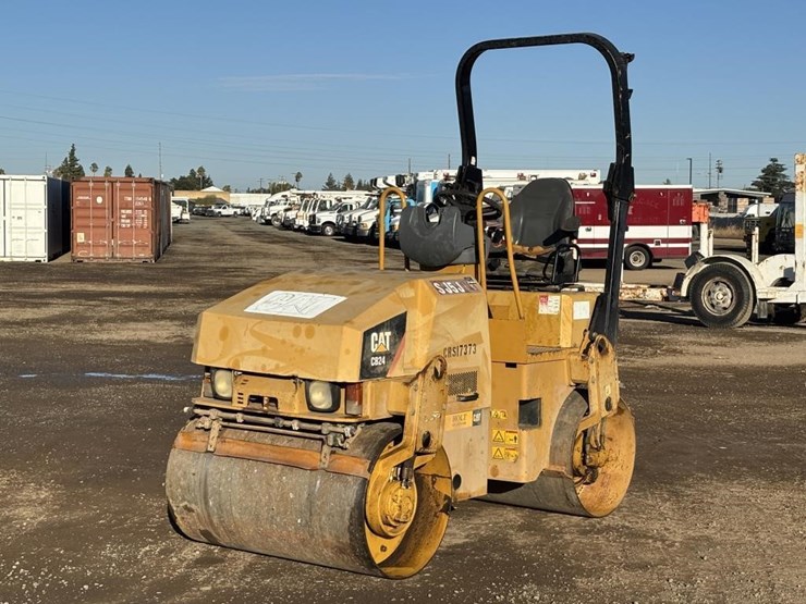 caterpillar-cb24-image-1