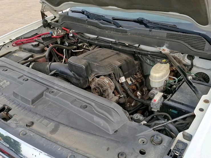 2015-chevrolet-2500-image-16