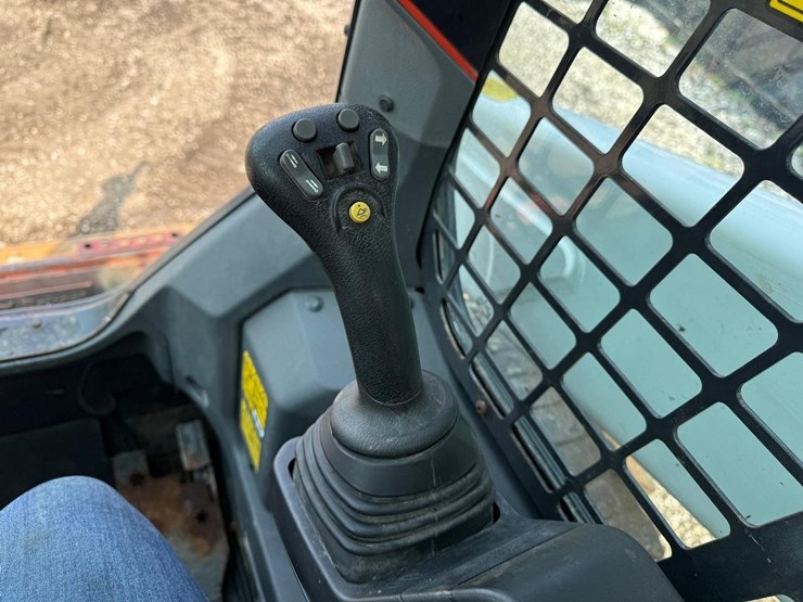2020-bobcat-s76-image-18