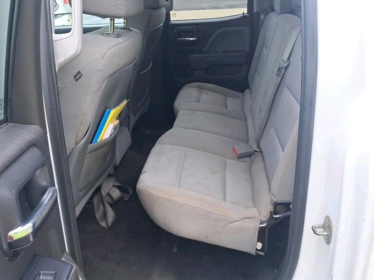 2015-chevrolet-2500-image-14