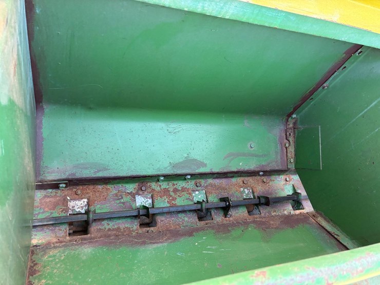 john-deere-8200-image-7