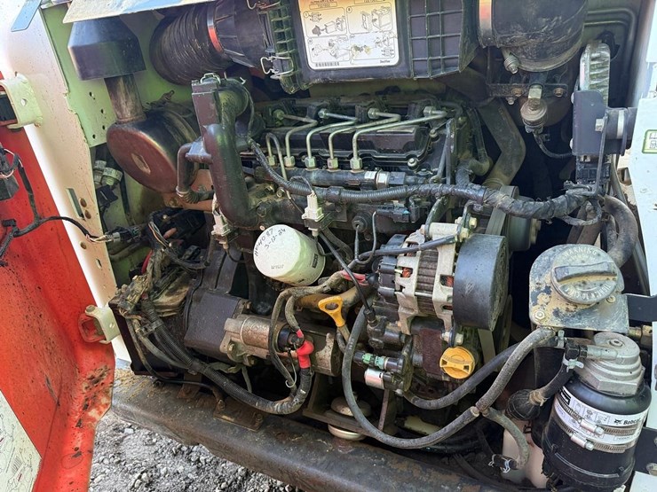 2015-bobcat-t550-image-16