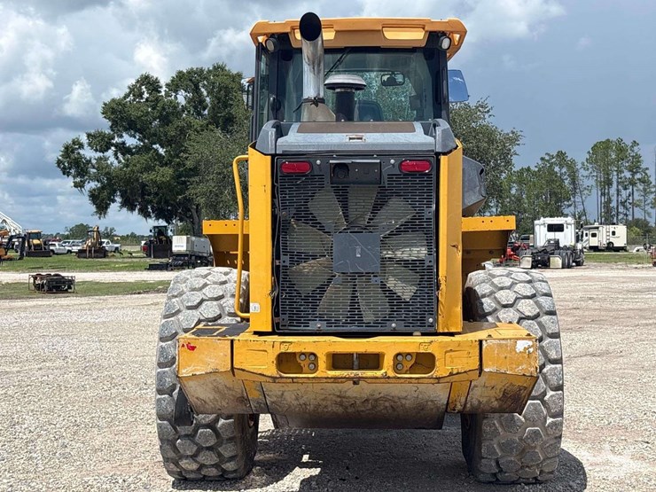 2019-deere-624l-image-41