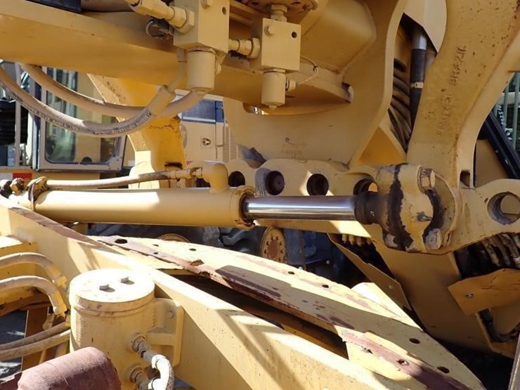 caterpillar-163h-vhp-image-17