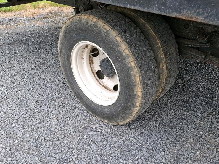 #371-•-2007-isuzu-flatbed-truck-image-27