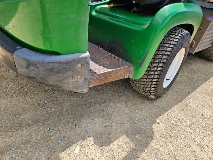 2020-john-deere-gator-image-10