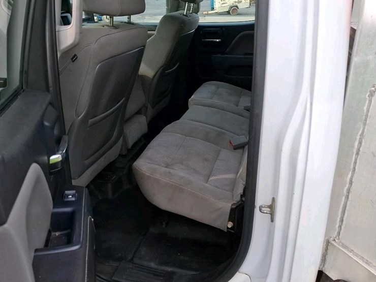 2015-chevrolet-2500-image-15