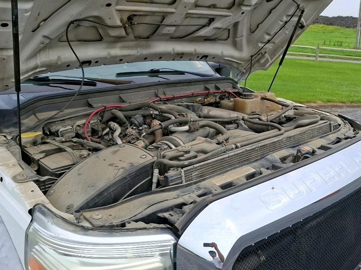 2011-ford-f550-image-18