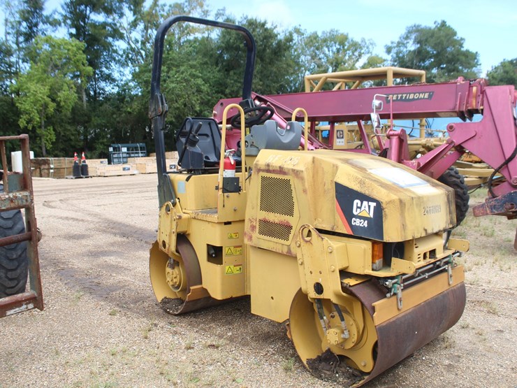 caterpillar-cb24-image-2